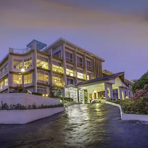 4* فندق توباز