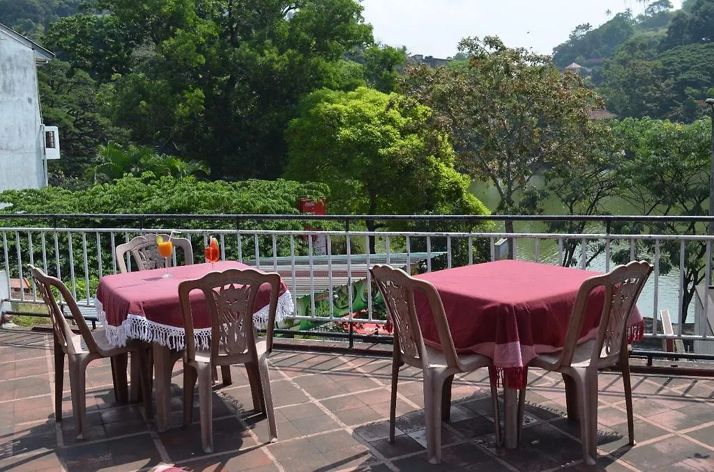 Kevins Vista Lago Hotel Kandy